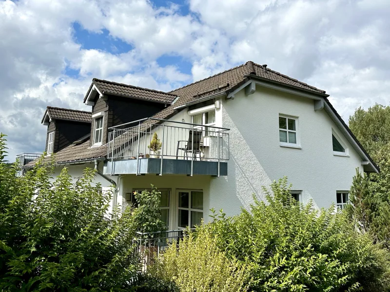 Ansicht von der Kurt-Schumacher-Straße - Wohnung kaufen in Hilchenbach - Wunderschöne Eigentumswohnung in ruhiger und dennoch zentraler Lage