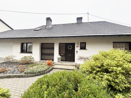  - Haus kaufen in Siegen - Modernes Einfamilienhaus mit Einliegerwohnung in Gosenbach