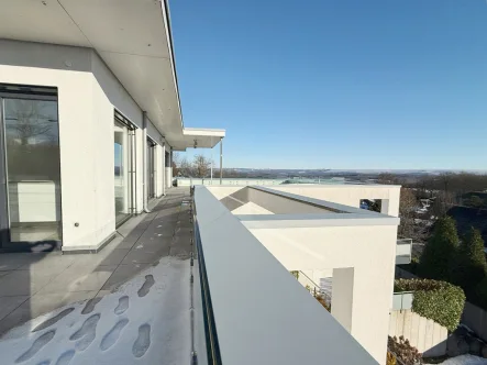 Traumhafter Ausblick - Wohnung kaufen in Wilnsdorf - Luxuriöses Penthouse mit Panoramaterrasse in Bestlage am Rödgen - optional teilbar