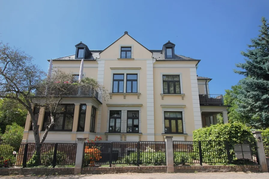  - Haus kaufen in Radebeul - Denkmalgeschütztes Mehrfamilienhaus in Bestlage!