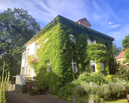  - Haus kaufen in Wurzen - Villa zur Doppelnutzung mit großer Gartenoase suchen Liebhaber