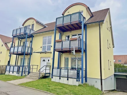  - Wohnung kaufen in Leipzig - Bezugsfreie Dachgeschosswohnung mit Balkon & Tiefgaragenstellplatz