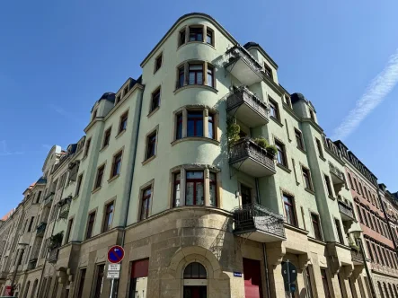  - Wohnung kaufen in Dresden - Charmanter Altbau in Elbnähe!