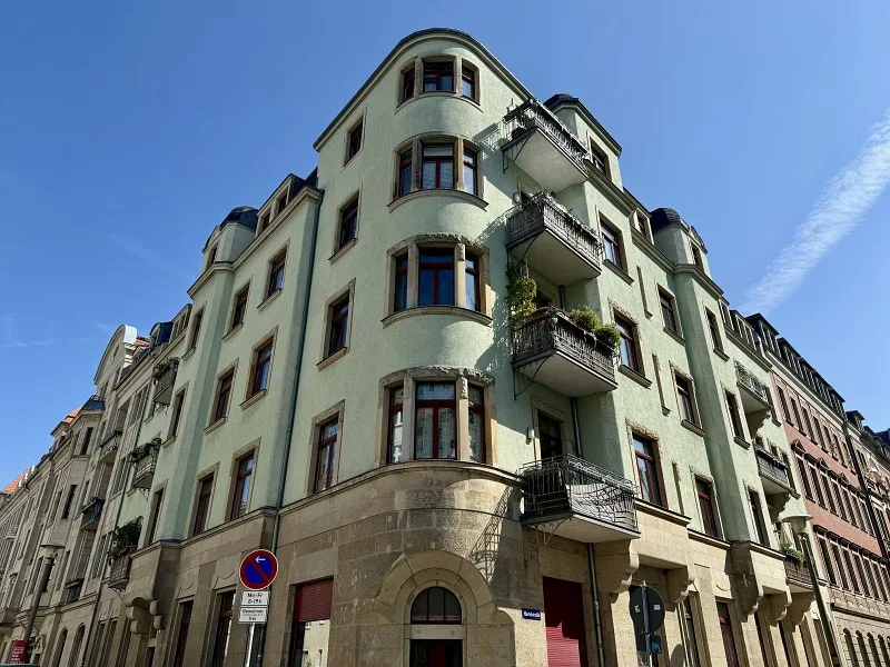  - Wohnung kaufen in Dresden - Charmanter Altbau in Elbnähe!