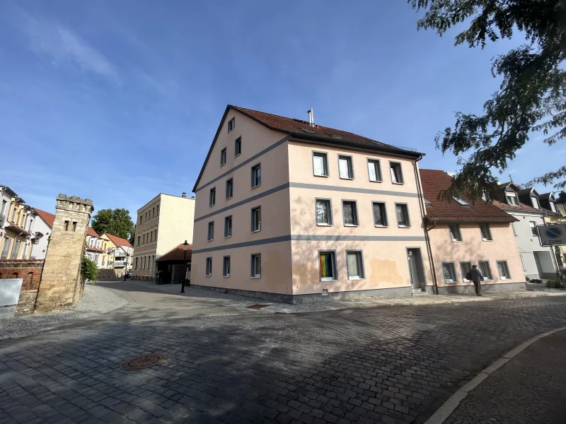  - Wohnung kaufen in Naumburg - Kapitalanlage mit Stellplatz im schönen Naumburg