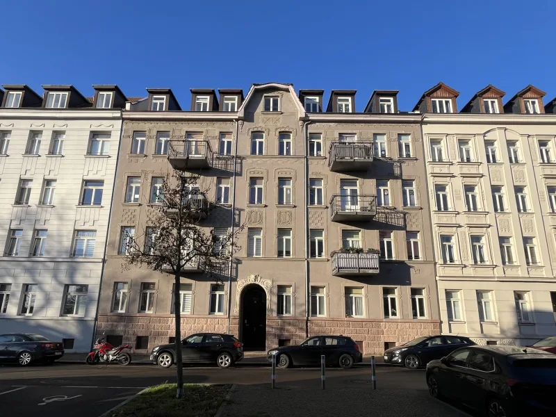  - Wohnung kaufen in Leipzig - Kleine, charmante 1,5-Zimmer-Wohnung mit Balkon