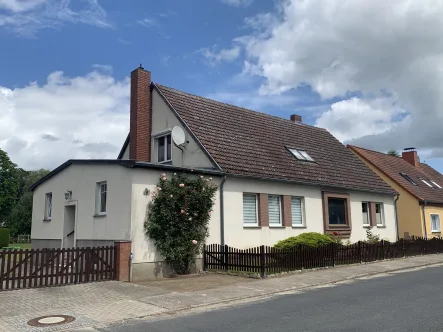  - Haus kaufen in Züssow - Gepflegtes Einfamilienhaus mit viel Nebengelass und großem Grundstück