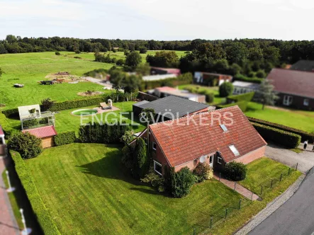  - Haus kaufen in Wiesmoor - Renoviertes Fehnhaus mit Werkstatt und Doppelcarport