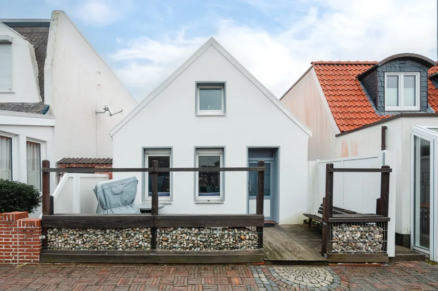  - Haus kaufen in Norderney - Kapitänshaus in historischer Straße!