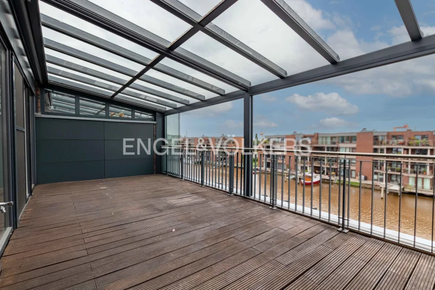 Überdachte Dachterrasse