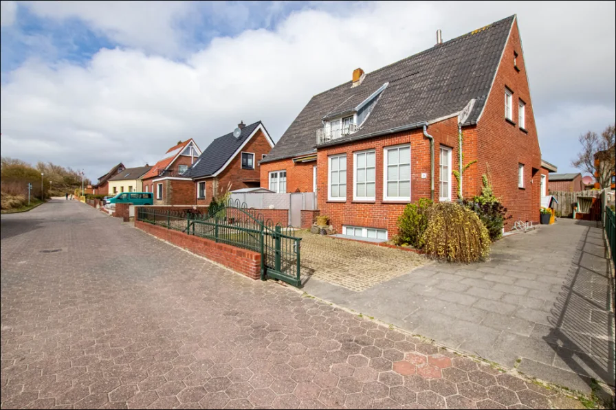  - Zinshaus/Renditeobjekt kaufen in Borkum - Borkum: Strandnahes Wohnhaus mit vielen Optionen