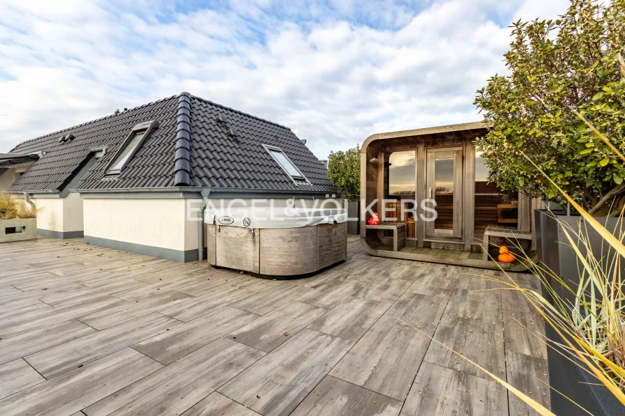 Outdoor Whirlpool und Sauna