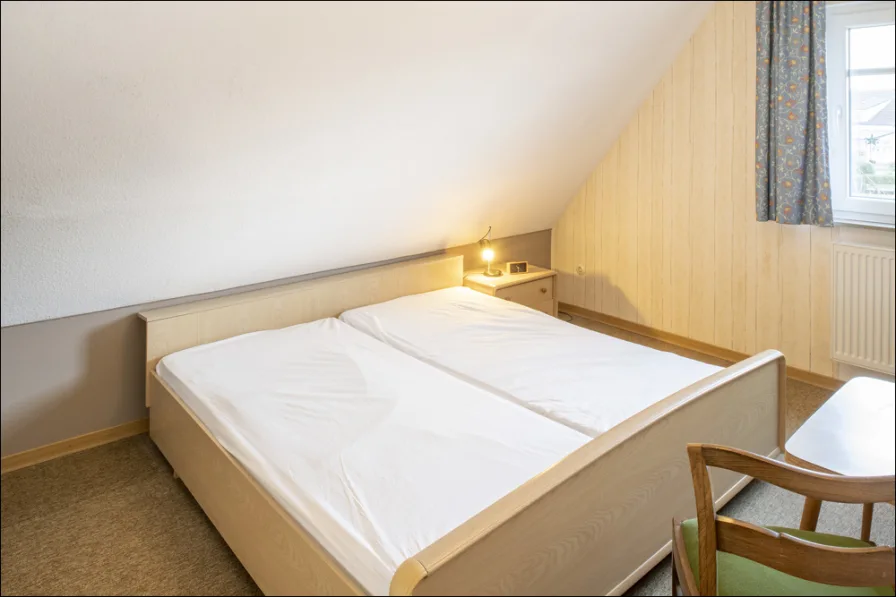 Schlafzimmer DG