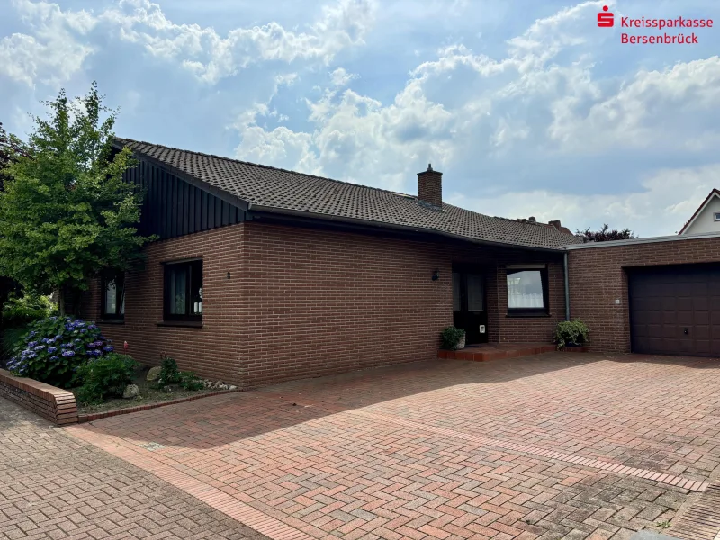 Außenansicht - Haus kaufen in Quakenbrück - Bungalow in beliebter Wohnlage von Quakenbrück