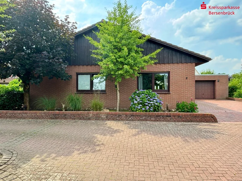 Außenansicht - Haus kaufen in Quakenbrück - Bungalow in beliebter Wohnlage von Quakenbrück