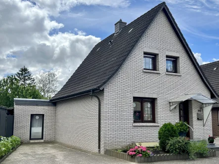 Strassenansicht - Haus kaufen in Quakenbrück - Ihr neues Zuhause - Einfamilienhaus in Quakenbrück