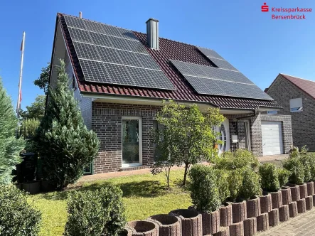 Süd-West-Ansicht - Haus kaufen in Bramsche - Klassisches Einfamilienhaus in Ueffeln