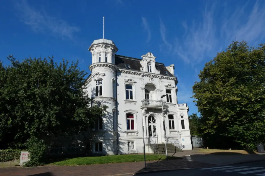 Hausansicht - Büro/Praxis kaufen in Cuxhaven - Repräsentatives Wohn- und Geschäftshaus