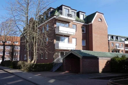 Hausansicht - Wohnung kaufen in Cuxhaven - Terrassenwohnung im schönen Lotsenviertel