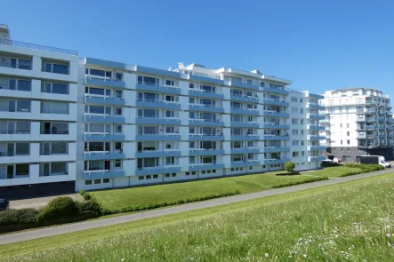 Hausansicht Nord/Ost - Wohnung kaufen in Cuxhaven - Eigentumswohung mit Seesicht zur Kapitalanlage