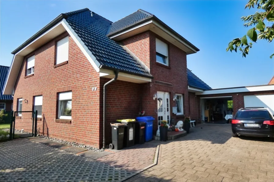 Hausansicht Nord/Ost - Haus kaufen in Cuxhaven - Großzügiges Einfamilienhaus mit Doppelgarage