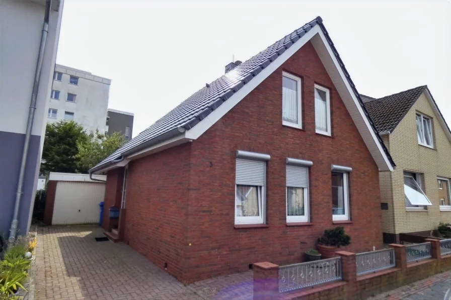 Hausansicht - Haus kaufen in Cuxhaven - Gemütliches Eigenheim in der Grimmershörnbucht