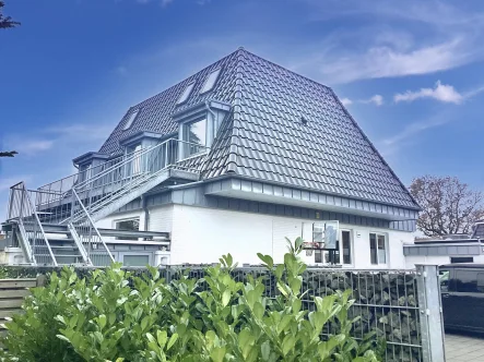 Hausansicht - Haus kaufen in Cuxhaven - Großzügig, modernisiert und vielseitig verwendbar