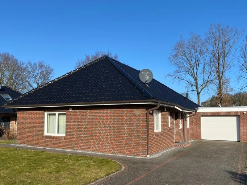 Vorderansicht - Haus kaufen in Himmelpforten - Junger Bungalow in Bahnhofsnähe von Himmelpforten