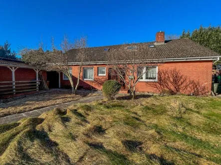 Außenansicht - Haus kaufen in Oldendorf - Bungalow in ruhiger Sackgassenlage in Oldendorf