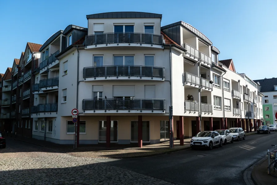 Ansicht aussen - Wohnung kaufen in Osnabrück - Zwei moderne Stadthauswohnungen mit großer Dachterrasse und Balkon am Salzmarkt
