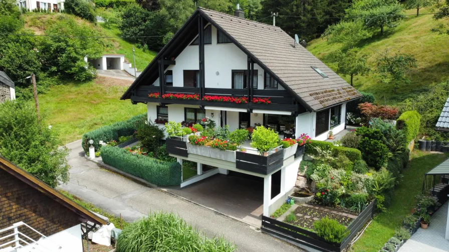  - Haus kaufen in Alpirsbach-Rötenbach - Großzügig, modern und naturnahe Schwarzwald-Lage