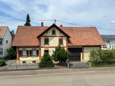 Titelbild - Haus kaufen in Hohberg- Hofweier - Altbau mit Potential und großem Baugrundstück