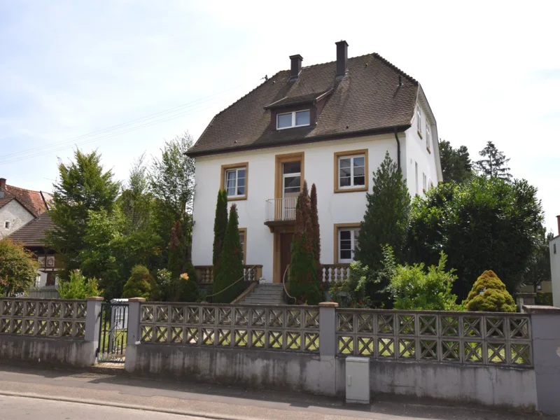  - Haus kaufen in Herbolzheim - Repräsentativer Altbau mitten in Herbolzheim