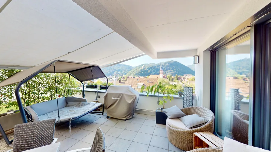 Terrasse - Wohnung kaufen in Waldkirch - +++RESERVIERT+++ Moderne 3-Zimmer-Wohnung mit Panoramablick und Garten