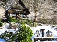 Romantisches Forsthaus in schönster Winterlandschaft