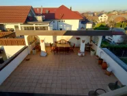 Sonnige Dachterrasse über 3 Garagen ca. 60 qm