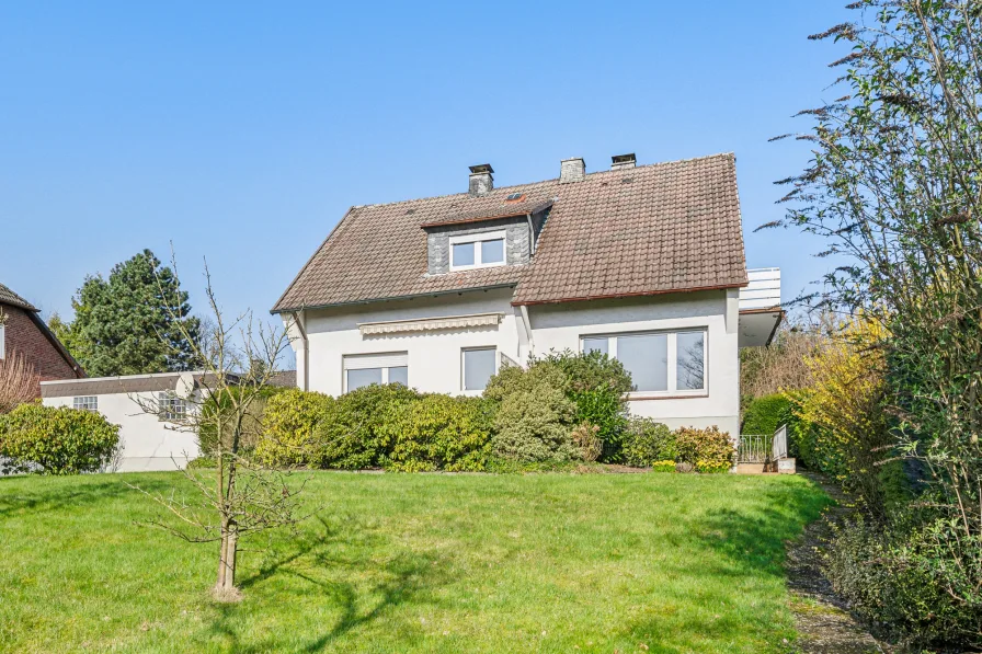 Blick aus dem südlichen Garten - Haus kaufen in Dortmund - Ein- oder Zweifamilienhaus in toller Lage im Süden von Dortmund