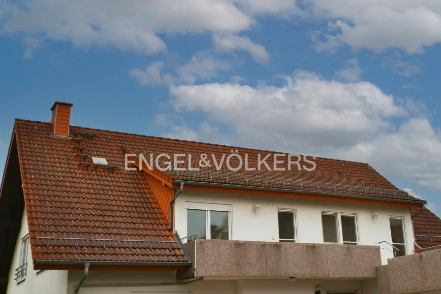 Front Ansicht - Wohnung mieten in Wiesenbach - "Modernes Wohnen in Wiesenbach: Exklusive Wohnung mit zeitgemäßem Komfort"