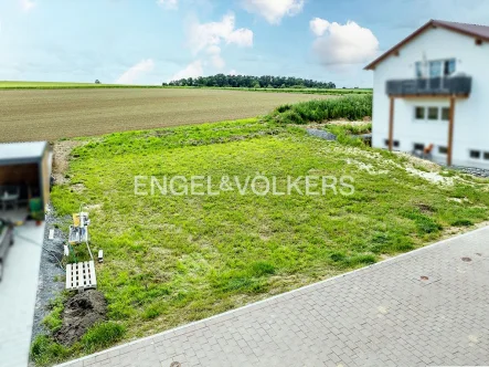  - Grundstück kaufen in Sulzfeld - Rarität: Bauplatz in Feldrandlage im Neubaugebiet von Sulzfeld