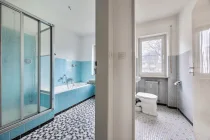 Badezimmer + separatem WC im Erdgeschoss