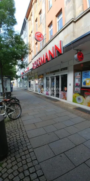 Außenansicht - Laden/Einzelhandel mieten in Hildesheim - Großzügige Ladenfläche in der Innenstadt