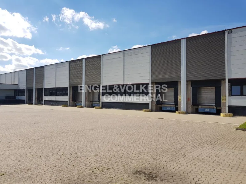 Außenansicht - Halle/Lager/Produktion mieten in Wedemark (Mellendorf) - Logistikhallen mit Bürogebäude in der Wedemark