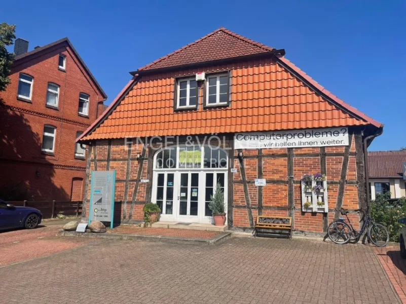 Außenansicht - Laden/Einzelhandel mieten in Hannover - Großzügige Büro- und Ladenfläche in historischem Fachwerkhaus zu vermieten