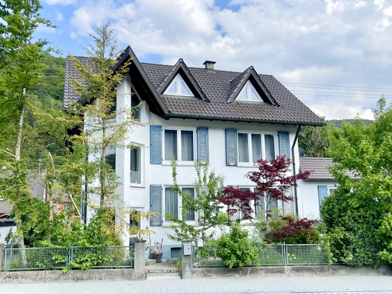 Wohnhaus - Haus kaufen in Nusplingen - Kapitalanlage oder Eigennutzung? Geräumiges Zweifamilienhaus mit schönem Garten