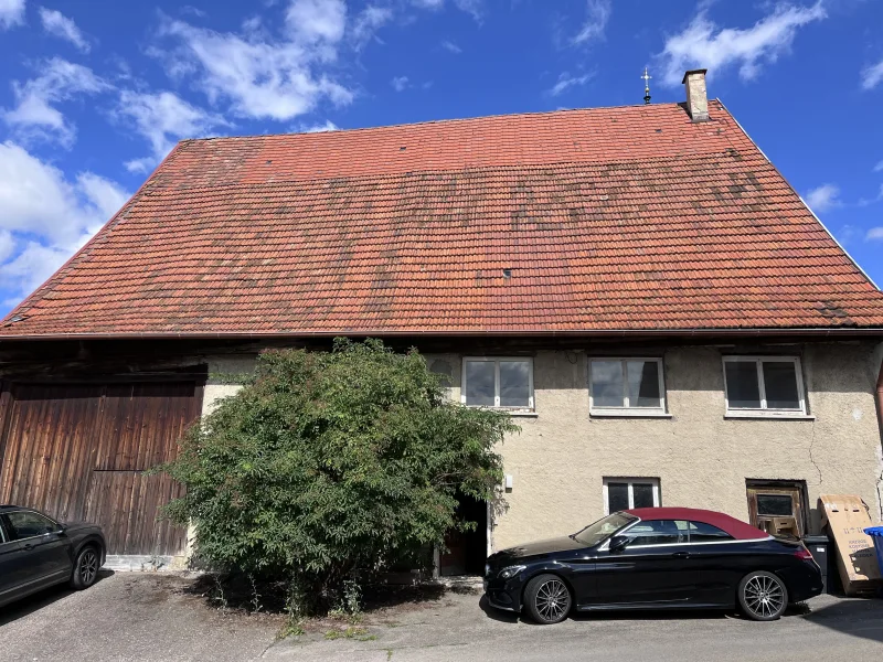 Vorderansicht - Haus kaufen in Dietingen-Irslingen - 753m² großes Baugrundstück mit Abrissobjekt