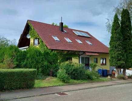 Wohnhaus in Gölsdorf - Haus kaufen in Rottweil - Zweifamilienhaus mit Einliegerwohnung in Traumhafter Lage!