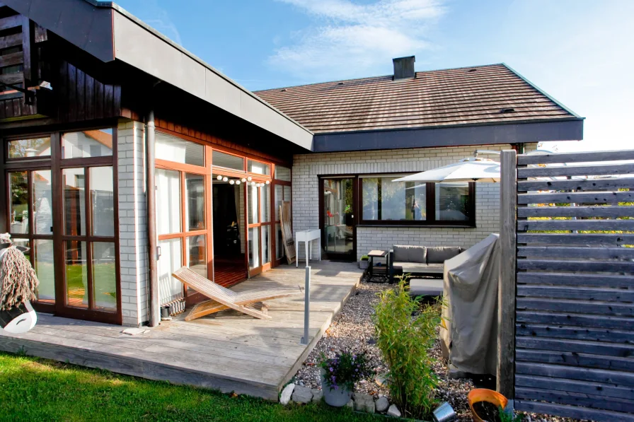 1. Titelbild - Haus kaufen in Irslingen - Familienfreundlich Wohnen, Arbeiten und Erholung - alles unter einem Dach!
