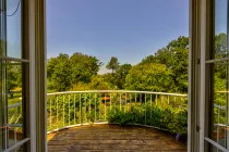 Balkon mit Blick in den Park