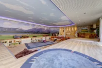 Gigantischer Wellnessbereich, Pool und Sauna