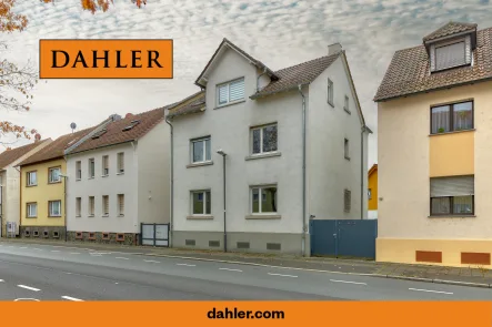 Außenansicht - Haus kaufen in Offenbach am Main - 3-Familienhaus mit hohem Vermietungspotenzial – Ideal für Investoren und Eigennutzer!